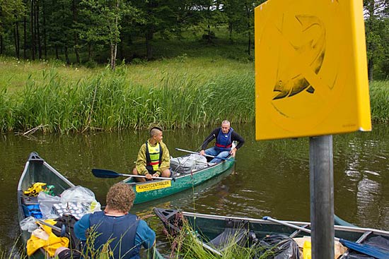 På kanotur i Sverige