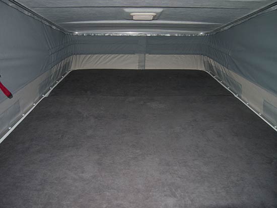 Med en 1. sal på campingvognen får man ekstra sovepladser uden at det går ud over komforten og indretningen i selve vognen