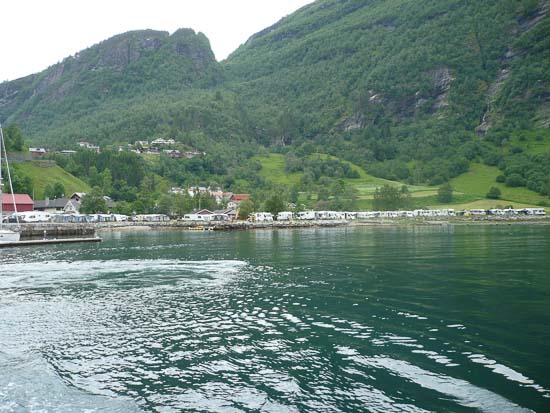 Campingpladsen set fra søsiden