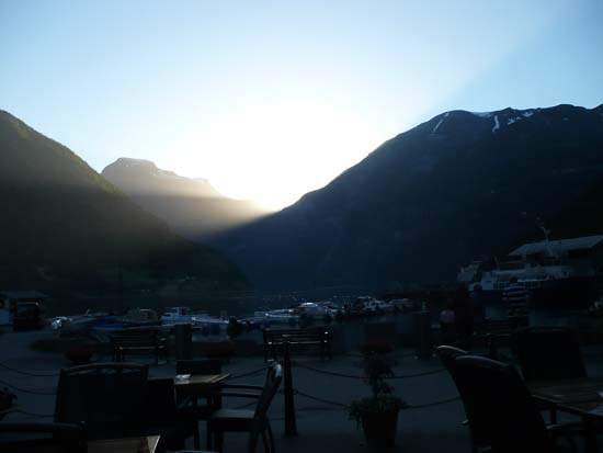 Smuk solnedgang set fra restauranten.