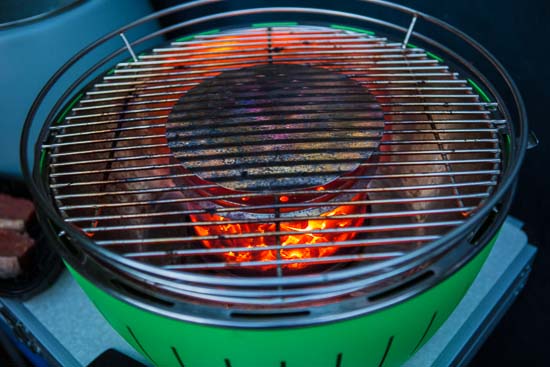 Ingen problemer med at f&aring; grillen varm nok. Den bliver endda maget varm n&aring;r bl&aelig;seren k&oslash;rer p&aring; fuld styrke.