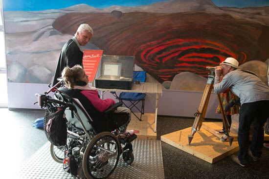 Her prøver Sissel og jeg en Seismograf