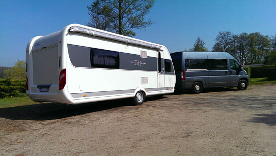 Flere kommer og spørge til hvad det er for en campingvogn, vi rejser med