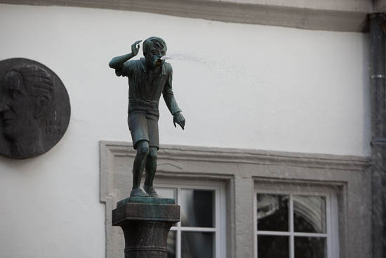 Schängel-fontænen – er man ikke opmærksom bliver man ramt af vandstrålen