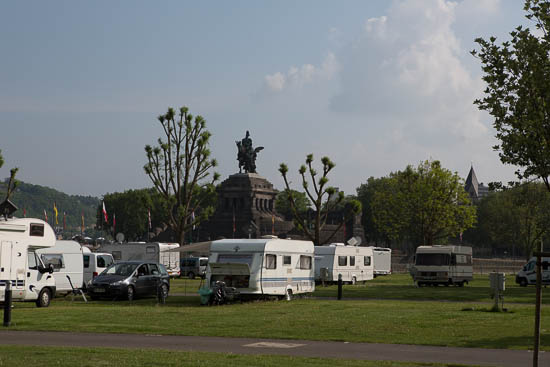 Campingpark Rhein-Mosel/Koblenz ligger lige over for Deutsches Eck.