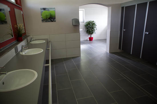 Flot og rent overalt i bade og toiletter