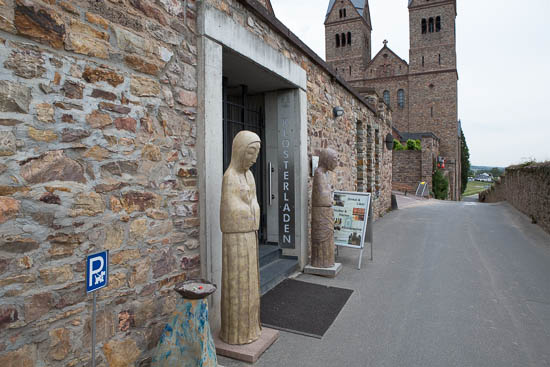 Indgangen til klosterets butik