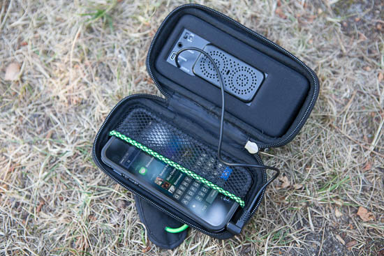 Her har vi lagt en iPhone 5 i lommen bag p&aring; RockOut