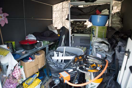 Der er plads til rigtig meget i redskabsteltet. Og det er ikke nødvendigvis godt for et rodehoved (som jeg)