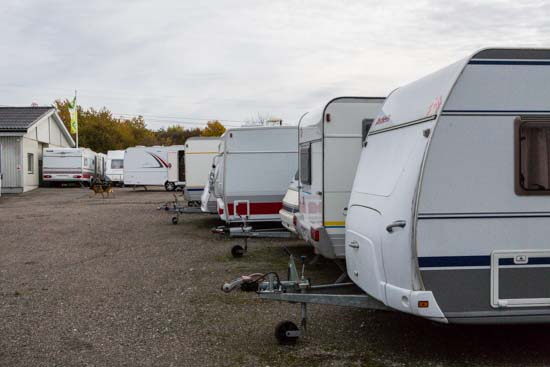 Brohallen har et stort udvalg af brugte campingvogne