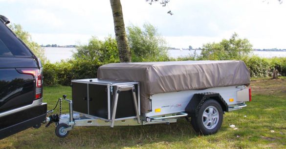 En Combi-Camp vejer ikke meget mere end en almindelig trailer og er nem at k&oslash;re med