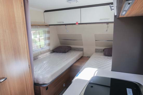 Enkeltsenge der med et snuptag kan laves om til en kingsize dobbeltseng