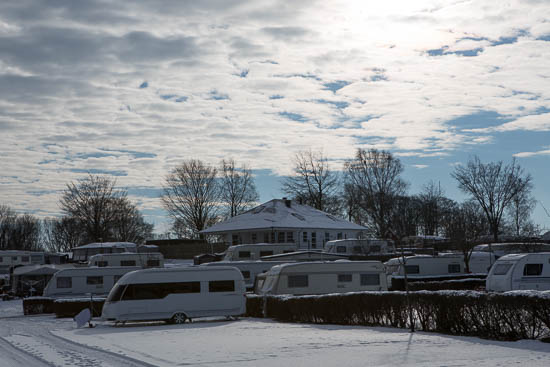 Der er 4 servicebygninger på campingpladsen