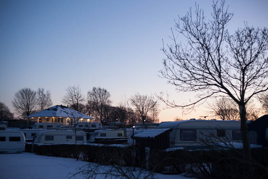 Vintercamping er dejligt. Og de fine faciliteter på Frigård Camping gør det bestemt ikke ringere.