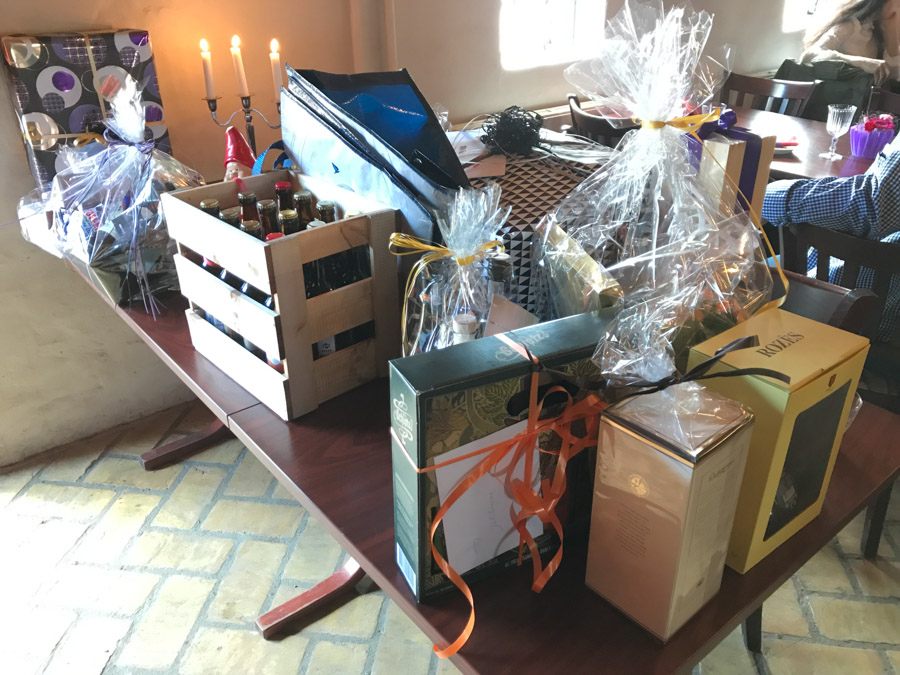 Vi var overvældet over de mange gaver, som vi modtog i anledning af vores 10 års jubilæum