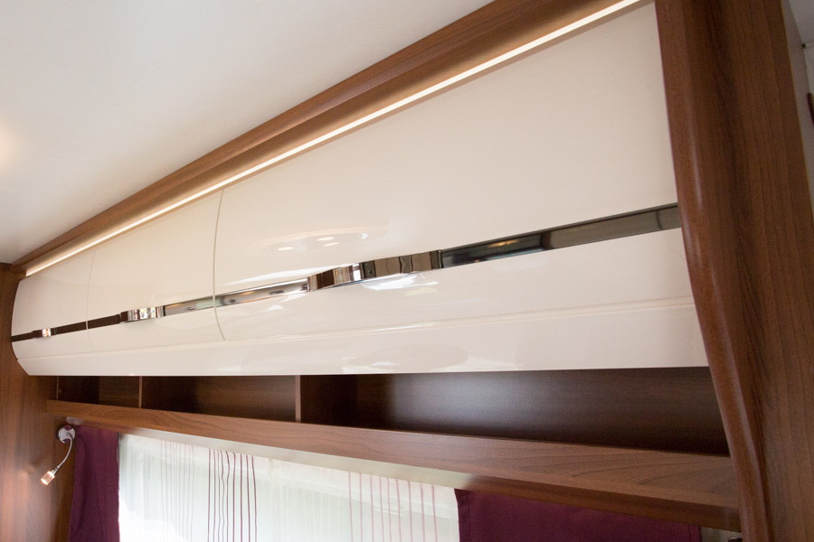 Til sæson 2018 har Excellent serien fået indlagt en kromliste med integreret håndtag overskabenes låger