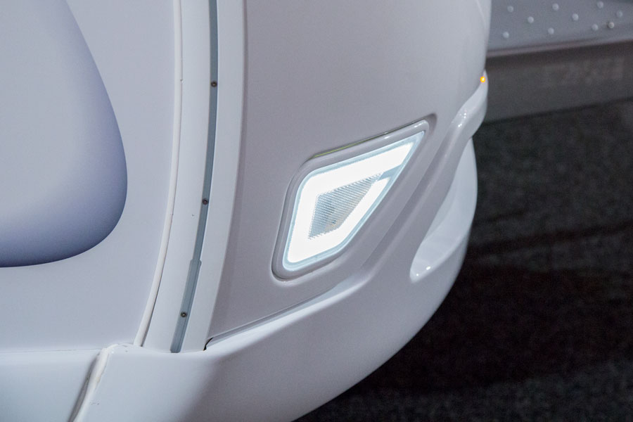 Også ny lygte forran