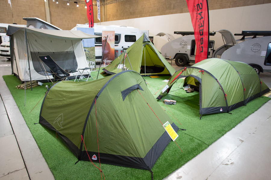 Slagelse Camping & Fritid udstillede også små lette rejsetelte.