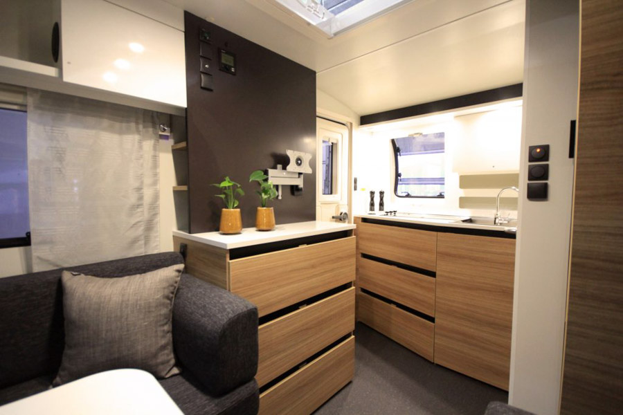 adria action 391  lh 2019 02