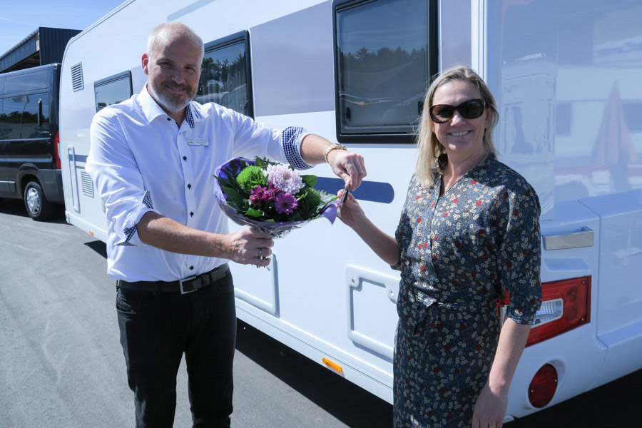 Alt var fint, da vi fik nøglerne til vores nye campingvogn. Da vi senere opdagede nogle fejl og mangler ved campingvognen, var det dejligt at forhandleren udbedrede dem alle uden omkostning for os