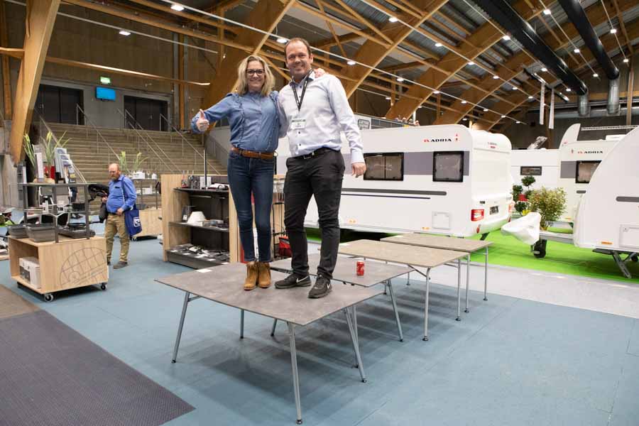 Isabellas nye campingborde kan holde til meget.... Tak for en hyggelig messe :)