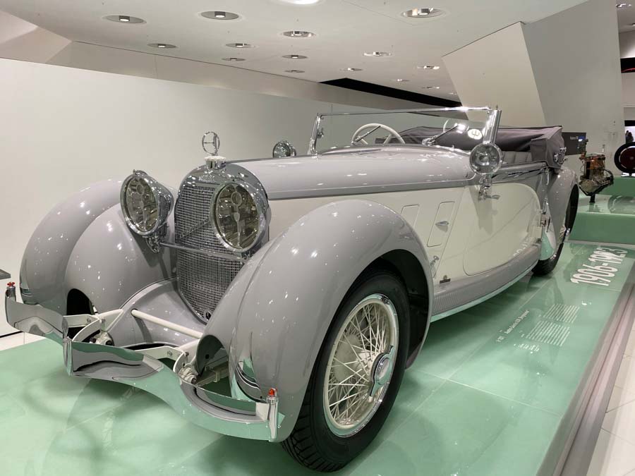 Ferdinand Porsche designede biler for bl.a. Mercedes inden han startede sit eget mærke.
