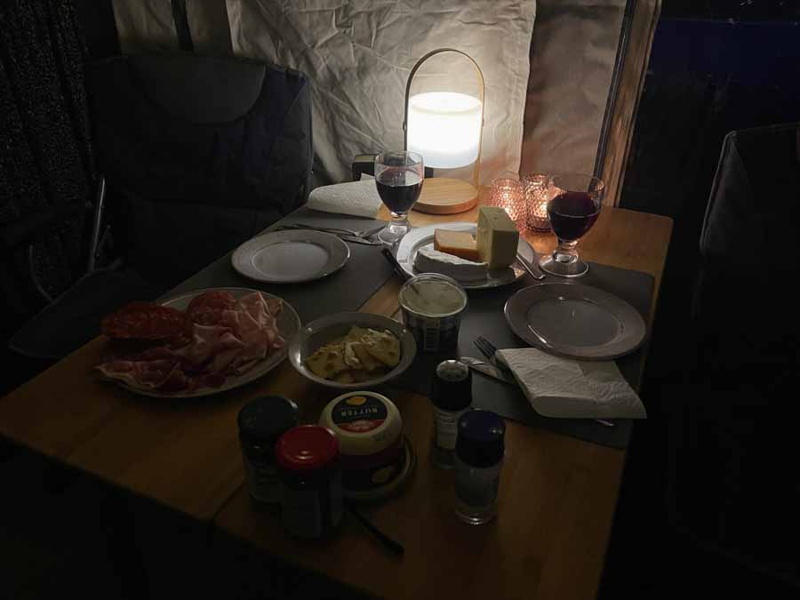 Det er slet ikke svært at hygge på tur i en Combi-Camp uden for sæsonen